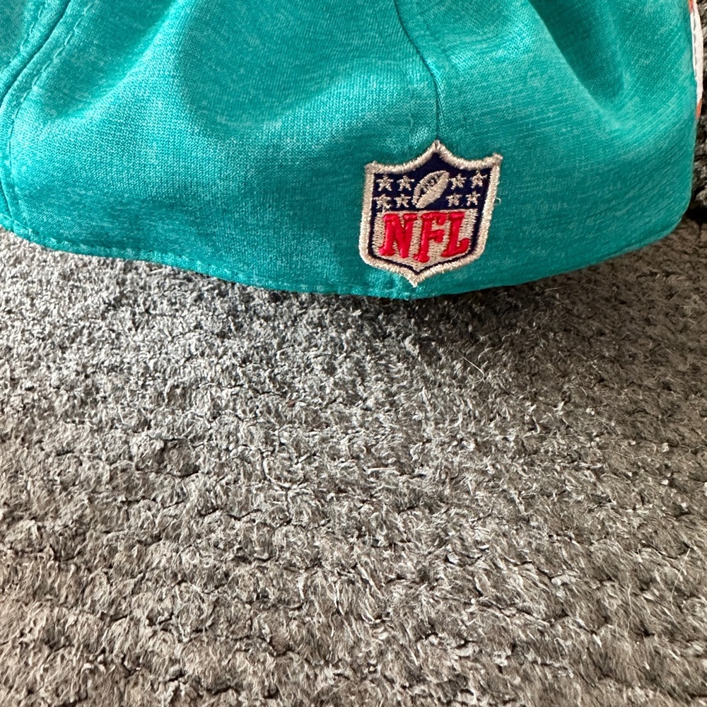 Dolphins hat - Picture 2 of 2